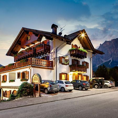 Hotel Natale Кортіна-д'Ампеццо Екстер'єр фото